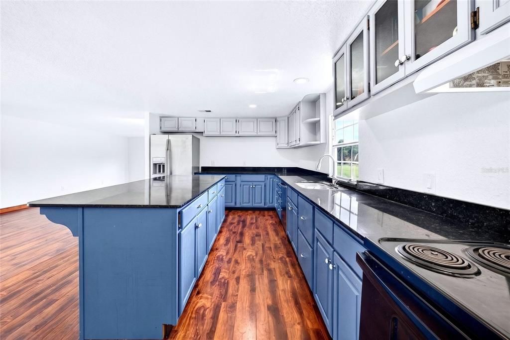 For Sale: $460,000 (3 beds, 2 baths, 1440 Square Feet)