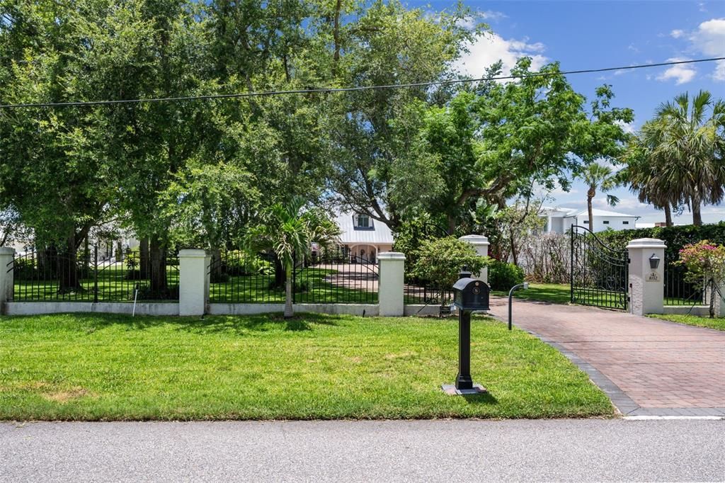 For Sale: $3,250,000 (4 beds, 3 baths, 4383 Square Feet)
