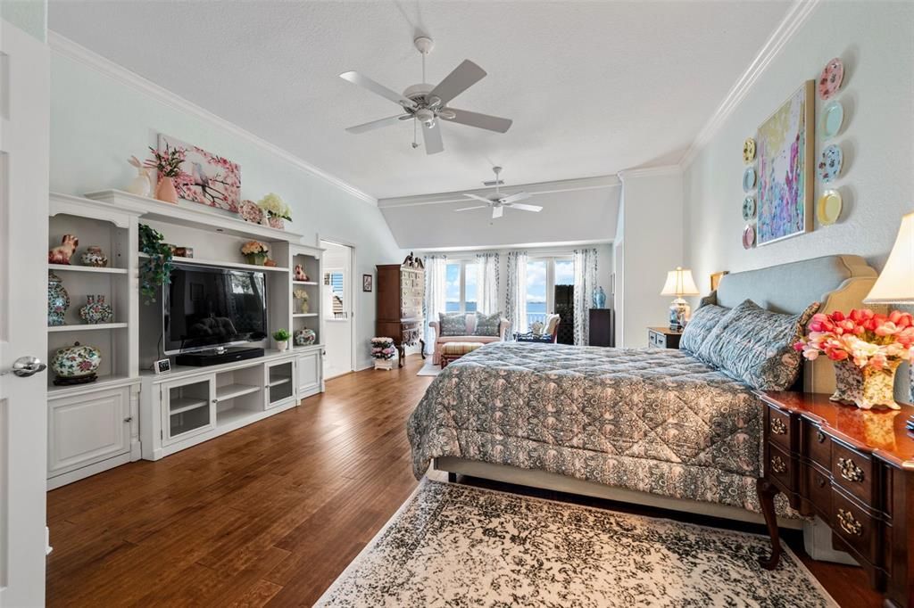 For Sale: $3,250,000 (4 beds, 3 baths, 4383 Square Feet)