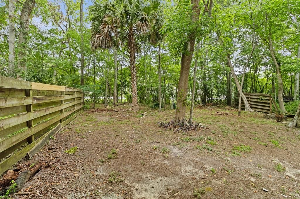 For Sale: $140,000 (2 beds, 1 baths, 952 Square Feet)