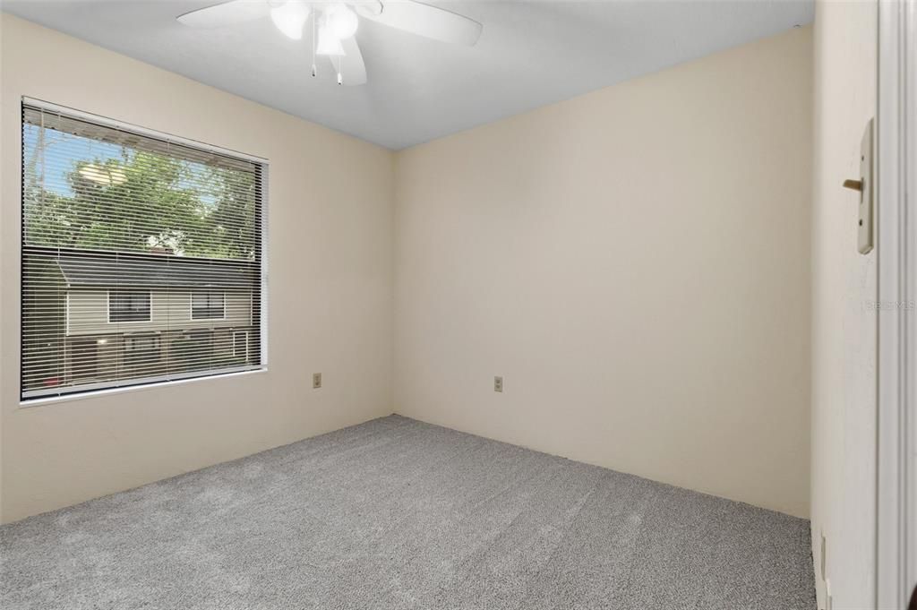 For Sale: $140,000 (2 beds, 1 baths, 952 Square Feet)