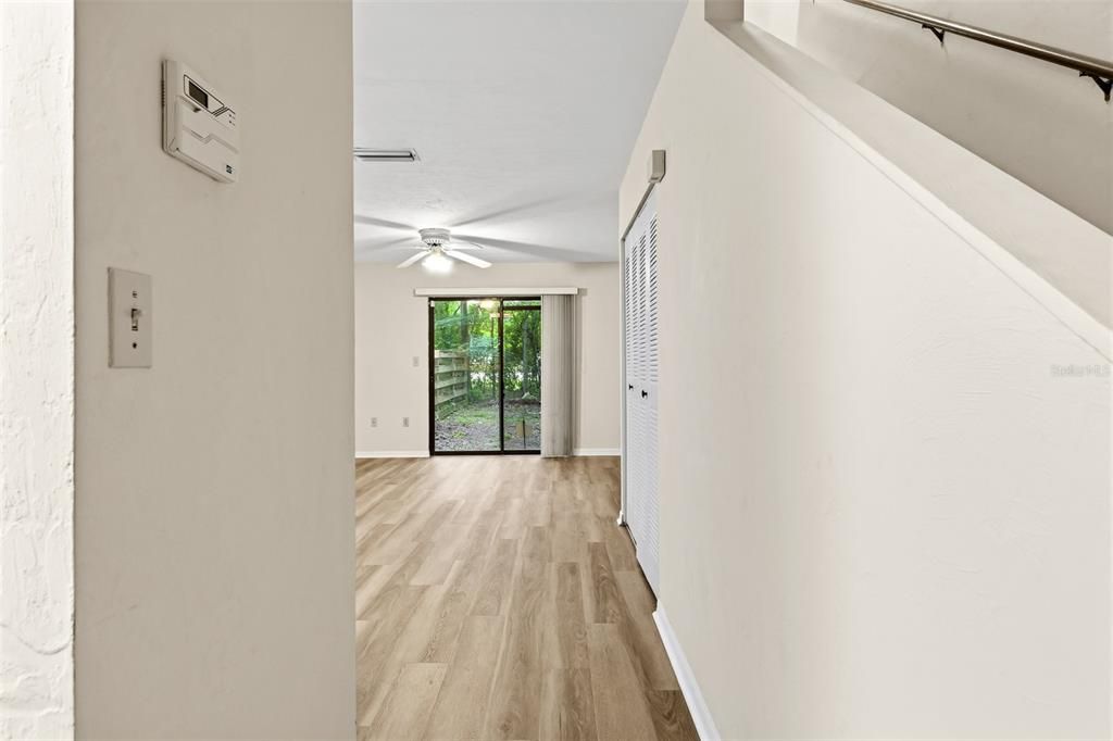 For Sale: $140,000 (2 beds, 1 baths, 952 Square Feet)