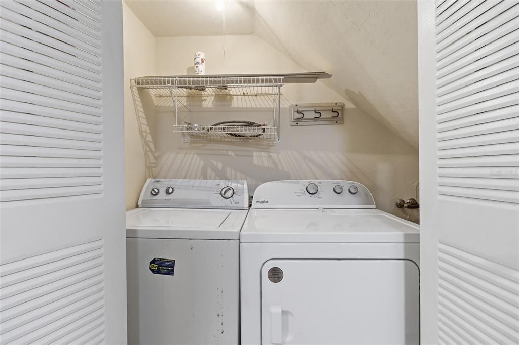 For Sale: $140,000 (2 beds, 1 baths, 952 Square Feet)