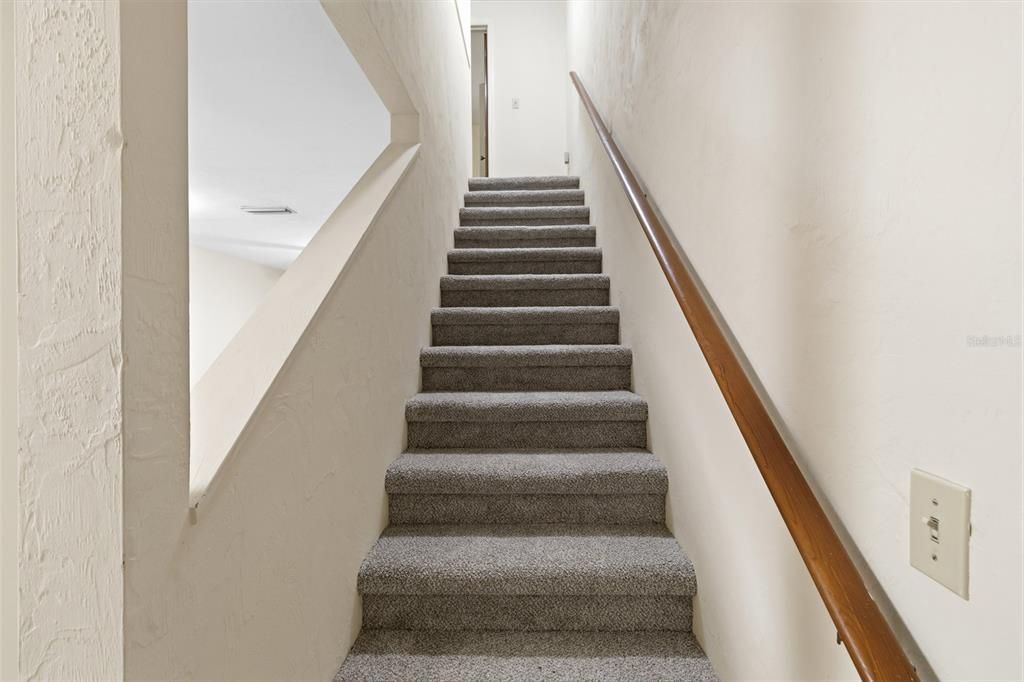 For Sale: $140,000 (2 beds, 1 baths, 952 Square Feet)