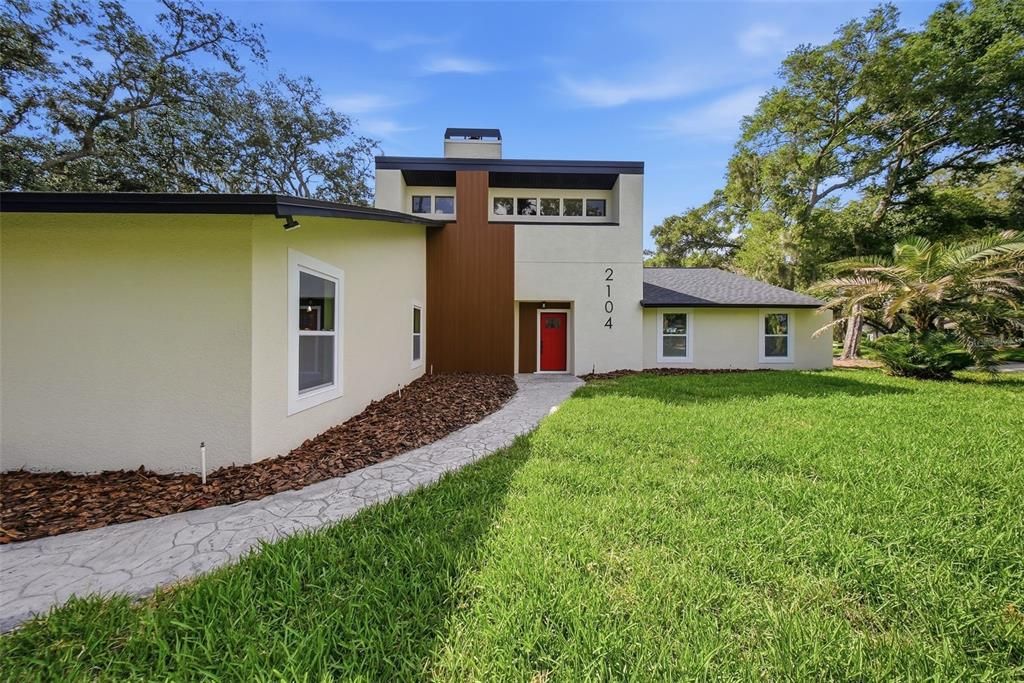 For Sale: $600,000 (4 beds, 2 baths, 2332 Square Feet)