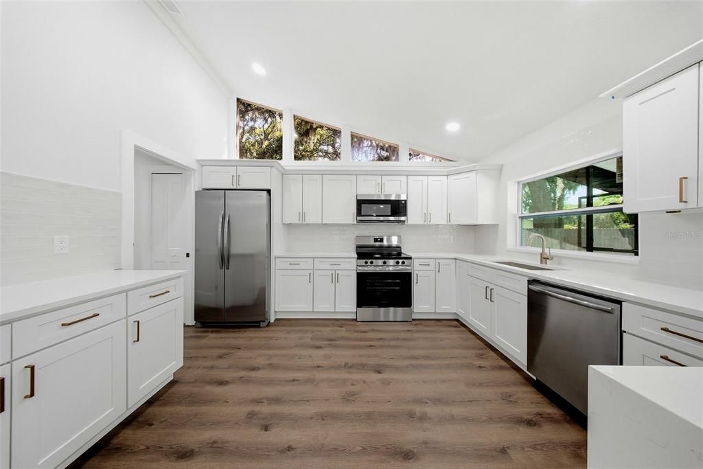 For Sale: $600,000 (4 beds, 2 baths, 2332 Square Feet)