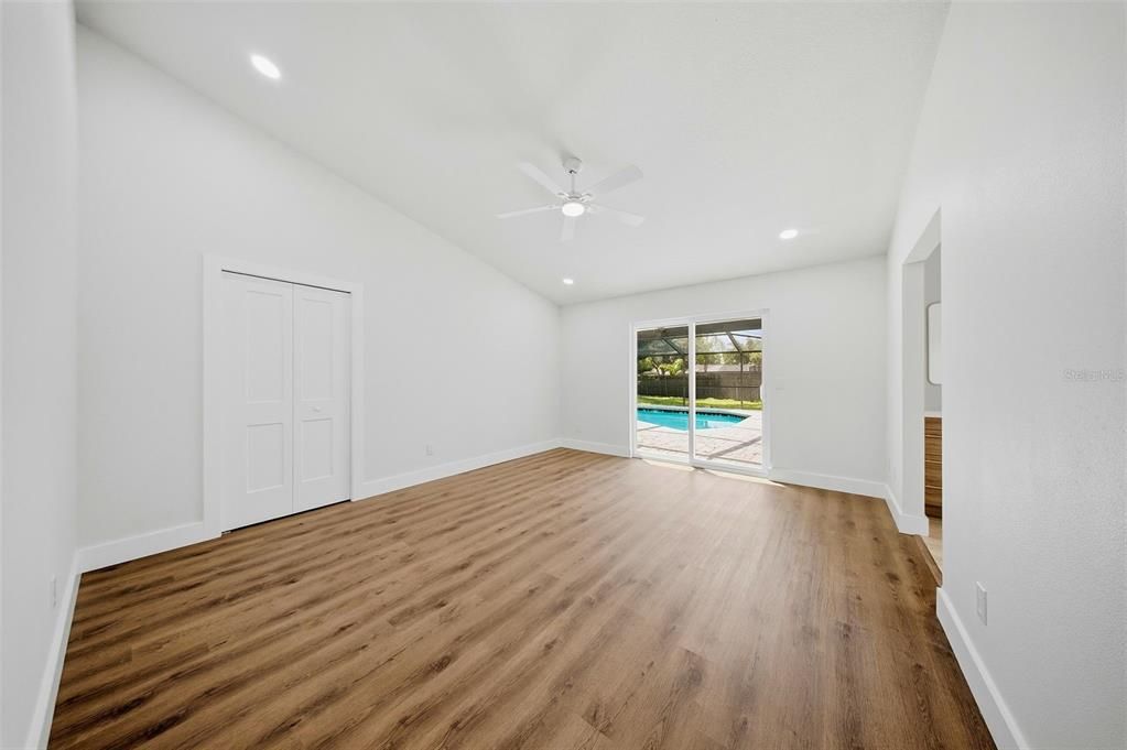 For Sale: $600,000 (4 beds, 2 baths, 2332 Square Feet)