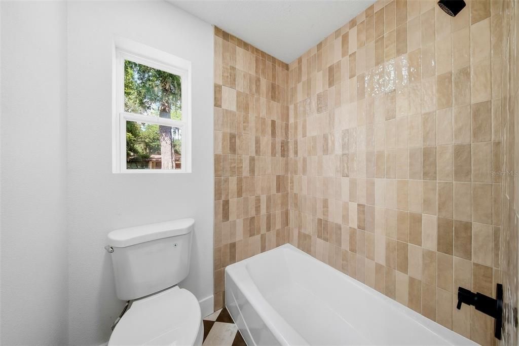 For Sale: $600,000 (4 beds, 2 baths, 2332 Square Feet)