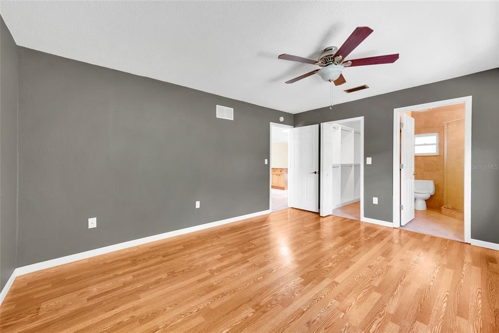 For Sale: $624,900 (4 beds, 2 baths, 1760 Square Feet)
