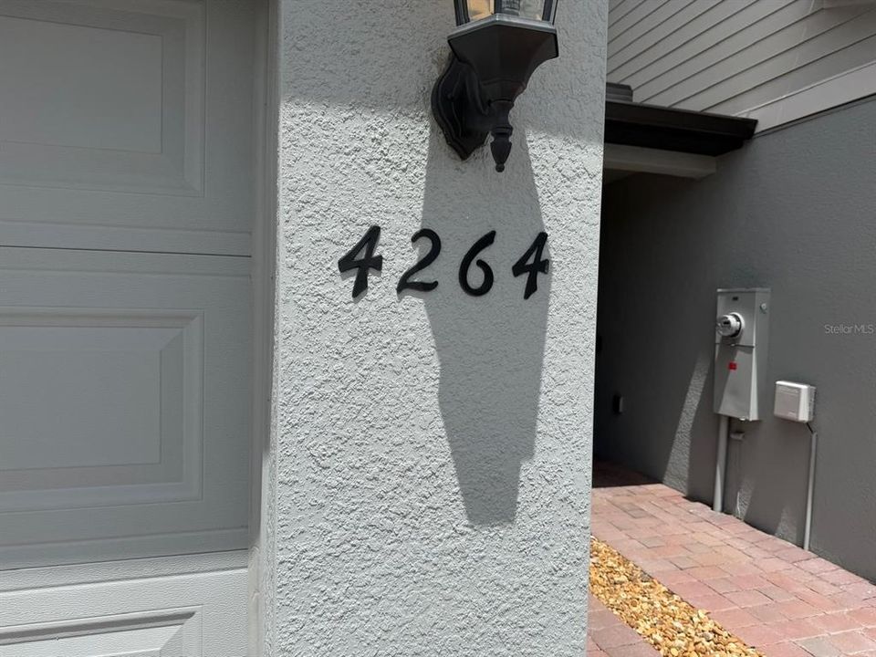 For Rent: $2,400 (3 beds, 2 baths, 1566 Square Feet)