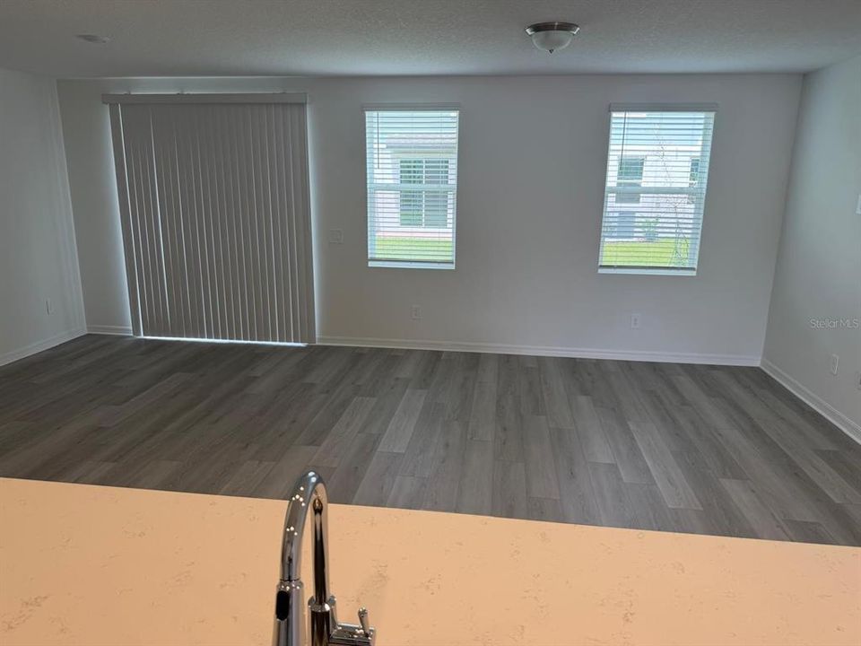 For Rent: $2,400 (3 beds, 2 baths, 1566 Square Feet)