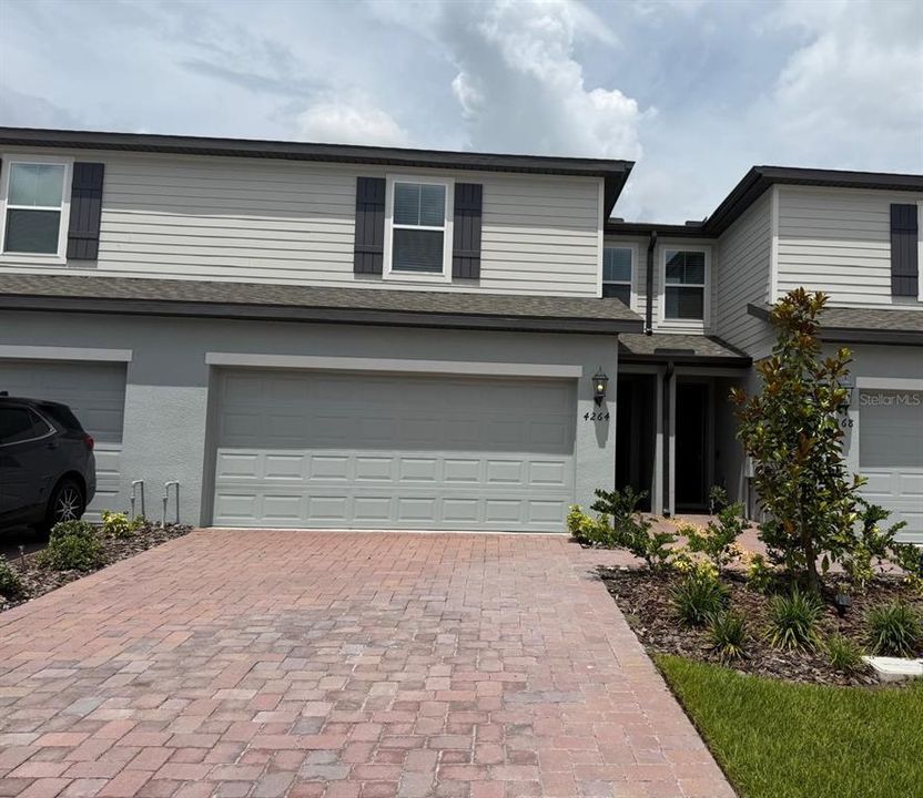 For Rent: $2,400 (3 beds, 2 baths, 1566 Square Feet)