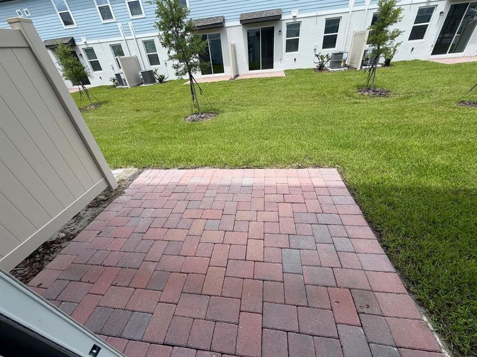 For Rent: $2,400 (3 beds, 2 baths, 1566 Square Feet)