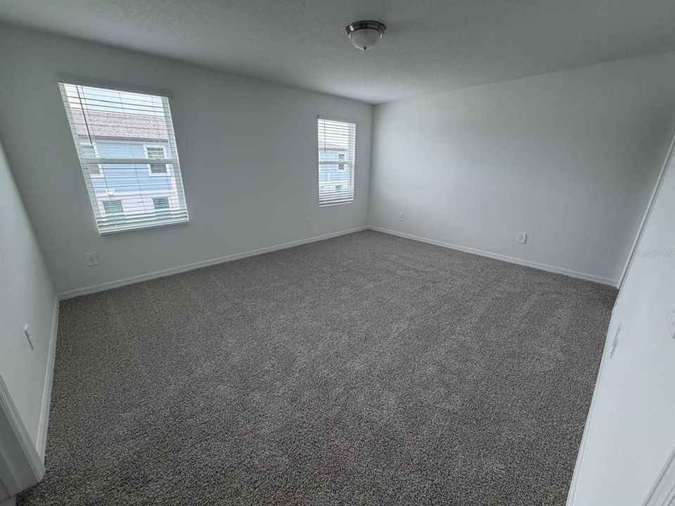 For Rent: $2,400 (3 beds, 2 baths, 1566 Square Feet)