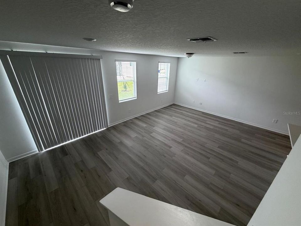 For Rent: $2,400 (3 beds, 2 baths, 1566 Square Feet)