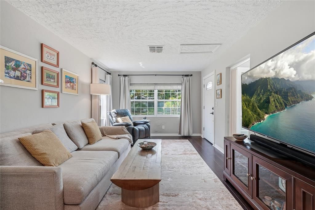 Activo con contrato: $460,000 (3 camas, 2 baños, 1317 Pies cuadrados)