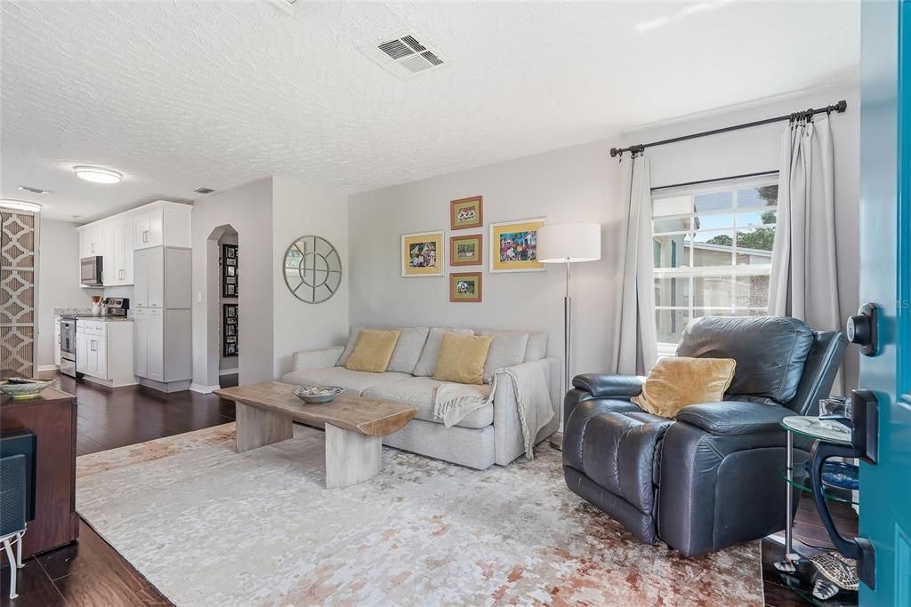 Activo con contrato: $460,000 (3 camas, 2 baños, 1317 Pies cuadrados)