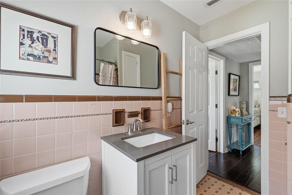 Activo con contrato: $460,000 (3 camas, 2 baños, 1317 Pies cuadrados)