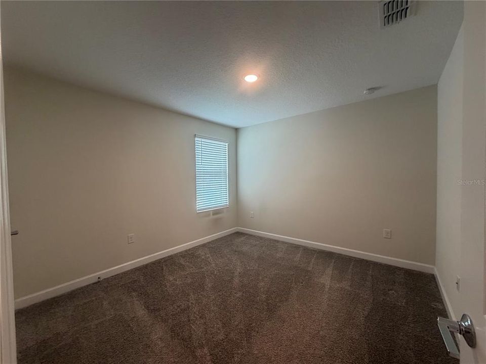 Под контрактом: $3,000 (4 спален, 3 ванн, 2475 Квадратных фут)