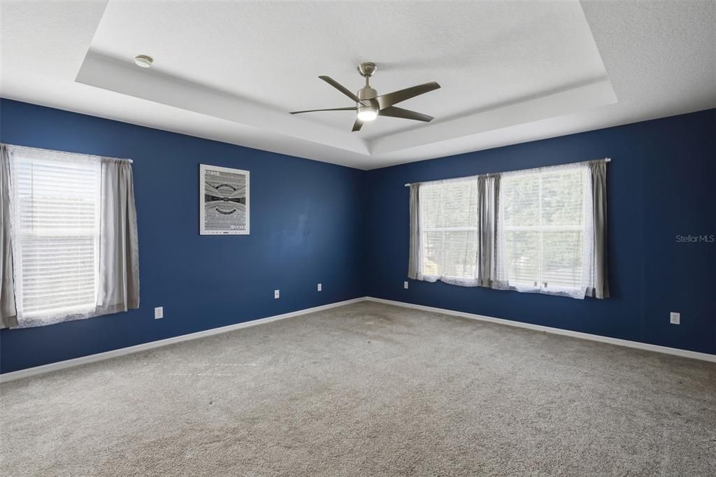 For Sale: $520,000 (5 beds, 2 baths, 2391 Square Feet)