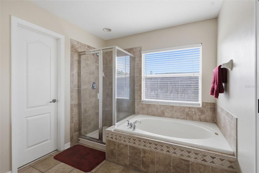 For Sale: $520,000 (5 beds, 2 baths, 2391 Square Feet)