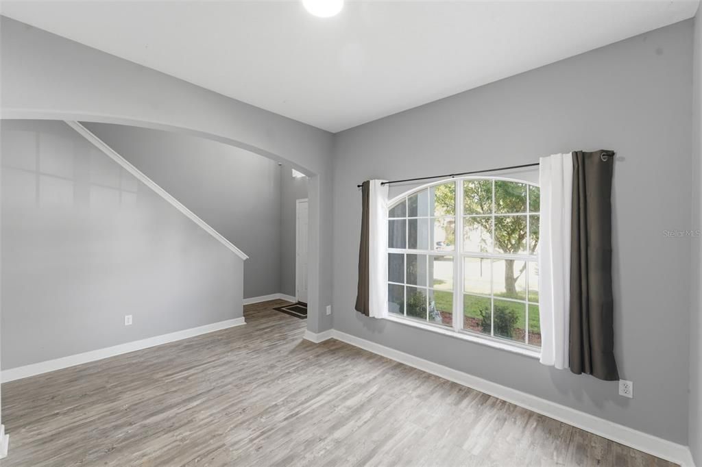 For Sale: $520,000 (5 beds, 2 baths, 2391 Square Feet)
