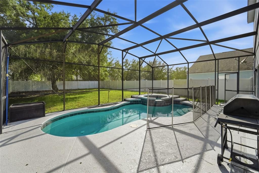 For Sale: $520,000 (5 beds, 2 baths, 2391 Square Feet)