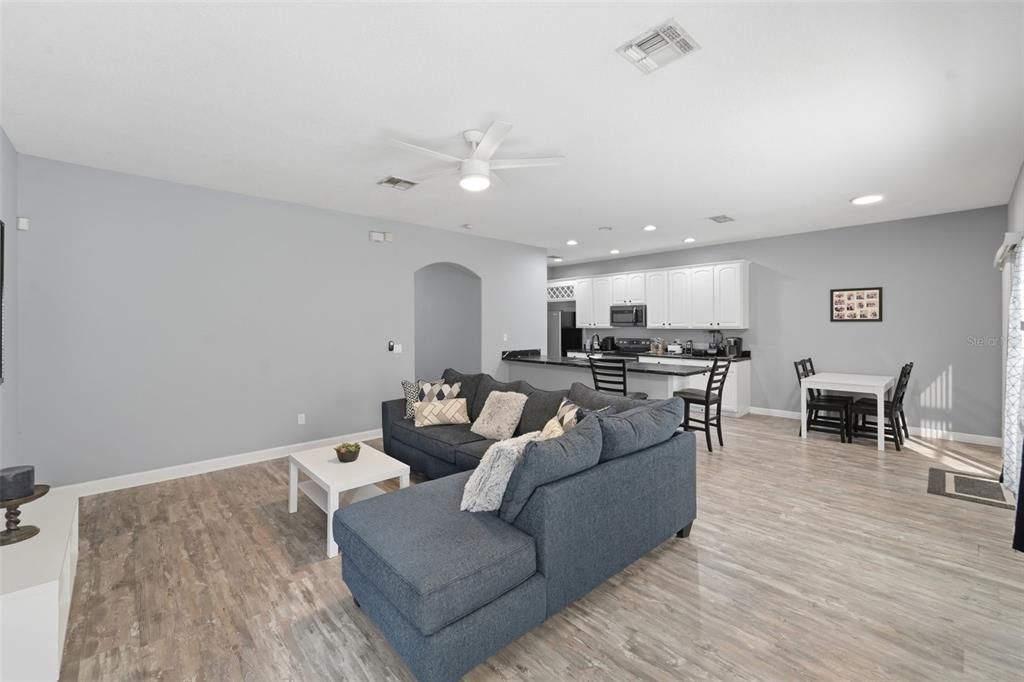 For Sale: $520,000 (5 beds, 2 baths, 2391 Square Feet)