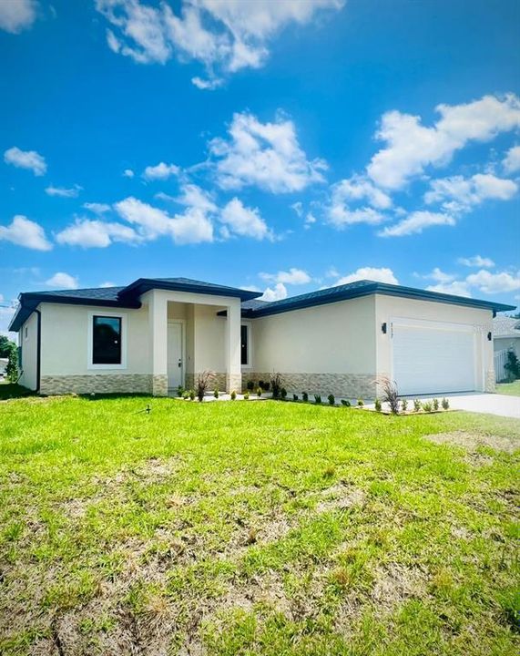 For Sale: $370,000 (4 beds, 2 baths, 1554 Square Feet)