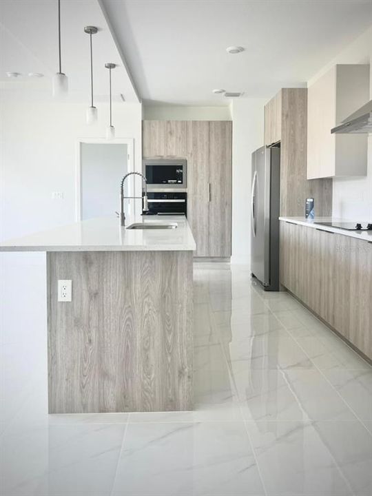 For Sale: $370,000 (4 beds, 2 baths, 1554 Square Feet)