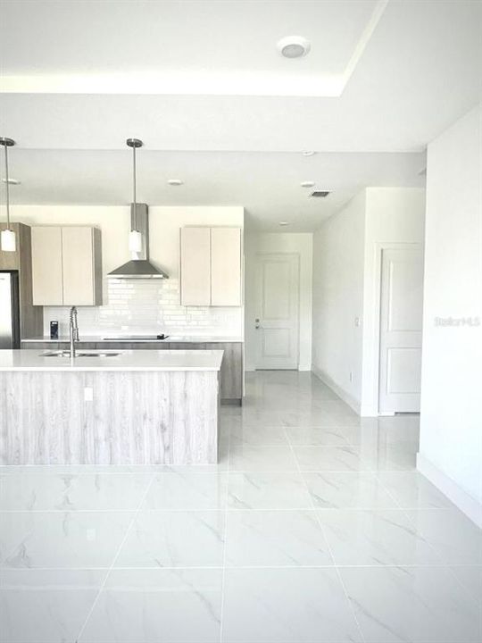 For Sale: $370,000 (4 beds, 2 baths, 1554 Square Feet)
