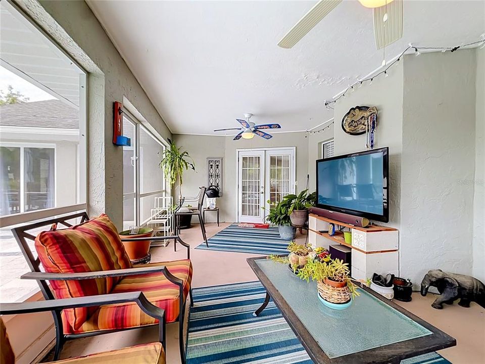 For Sale: $415,900 (3 beds, 2 baths, 2189 Square Feet)