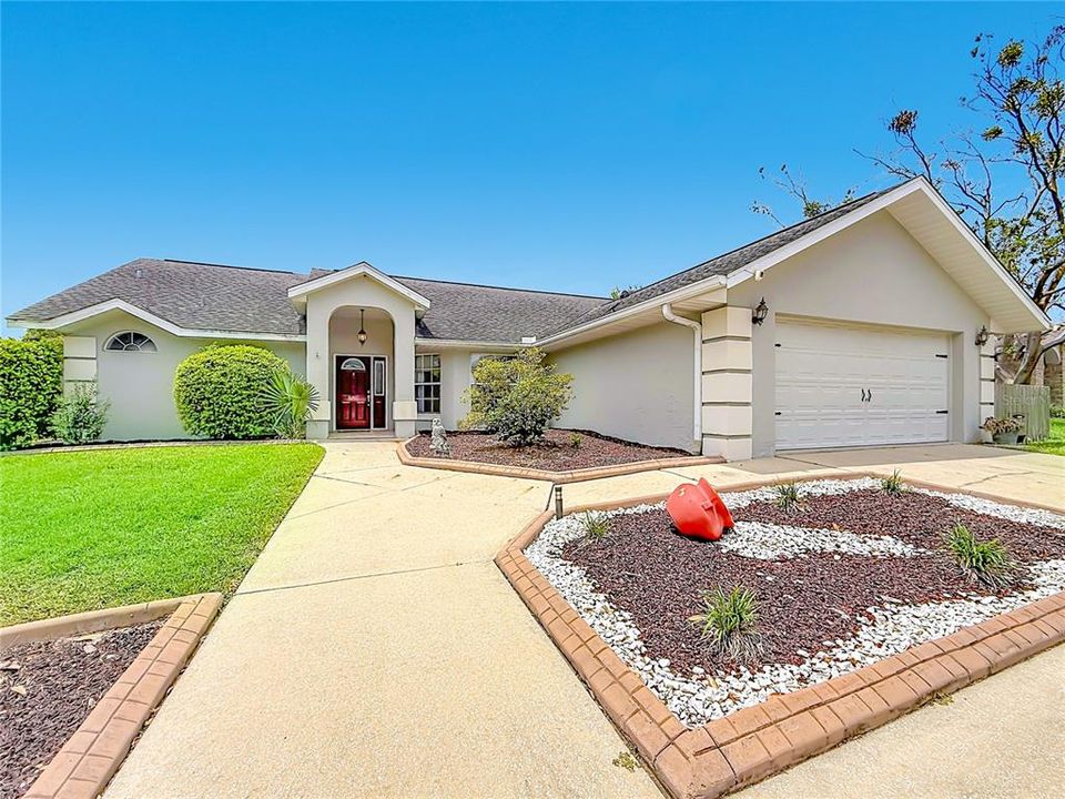 For Sale: $415,900 (3 beds, 2 baths, 2189 Square Feet)