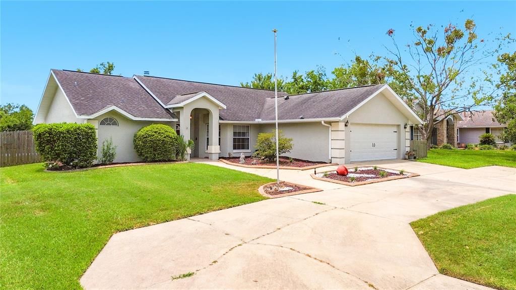 For Sale: $415,900 (3 beds, 2 baths, 2189 Square Feet)