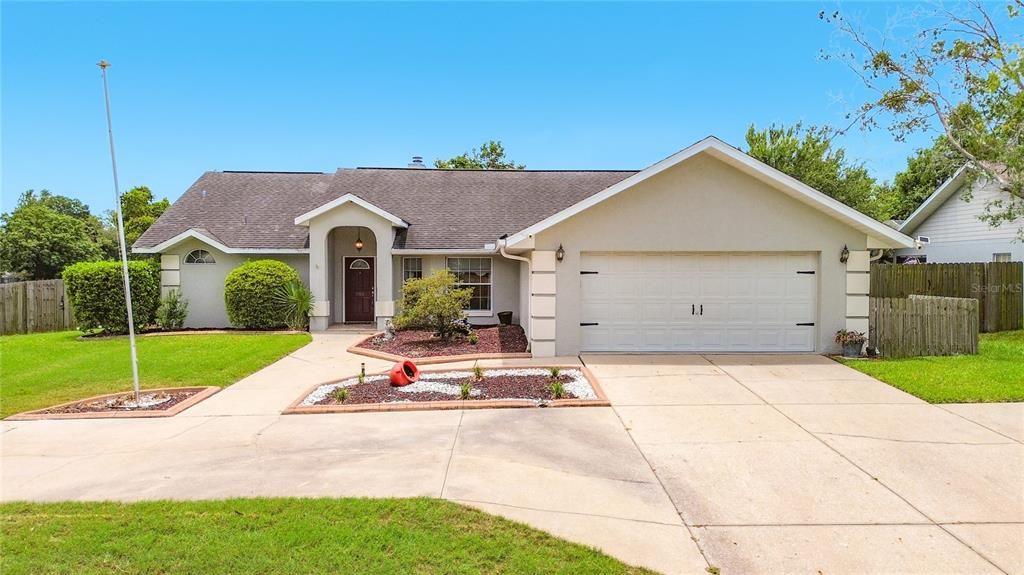 For Sale: $415,900 (3 beds, 2 baths, 2189 Square Feet)