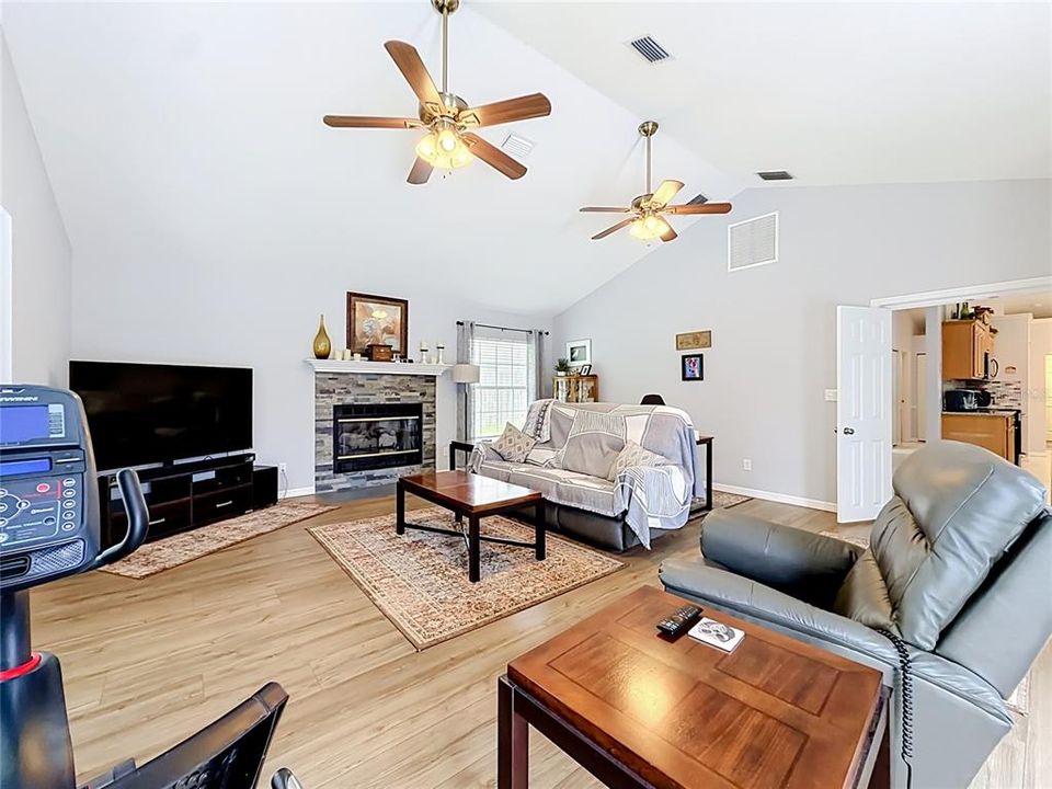 For Sale: $415,900 (3 beds, 2 baths, 2189 Square Feet)