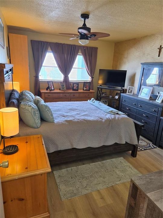 For Rent: $1,800 (1 beds, 1 baths, 957 Square Feet)
