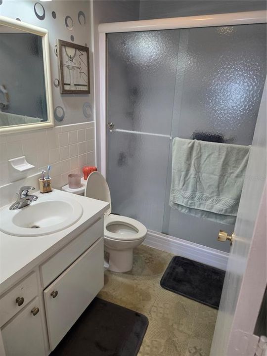For Rent: $1,800 (1 beds, 1 baths, 957 Square Feet)