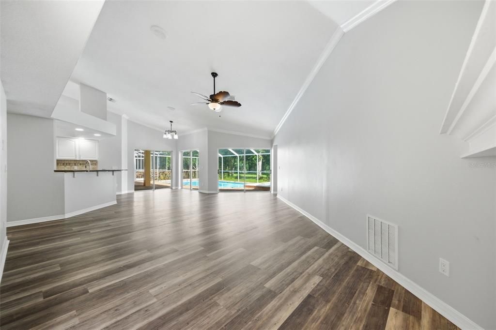 En Venta: $679,000 (4 camas, 3 baños, 2805 Pies cuadrados)