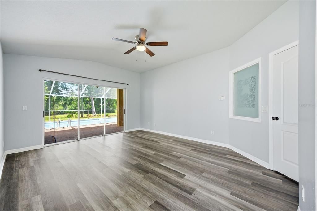 En Venta: $679,000 (4 camas, 3 baños, 2805 Pies cuadrados)