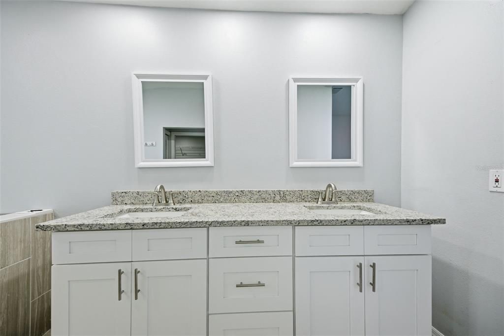 En Venta: $679,000 (4 camas, 3 baños, 2805 Pies cuadrados)