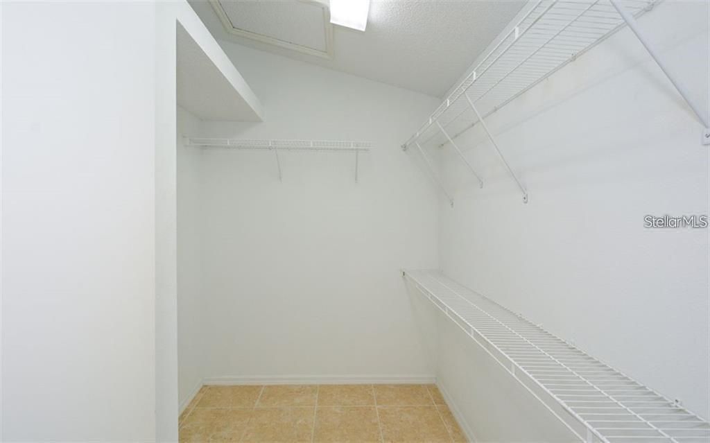 For Rent: $2,750 (3 beds, 2 baths, 1752 Square Feet)