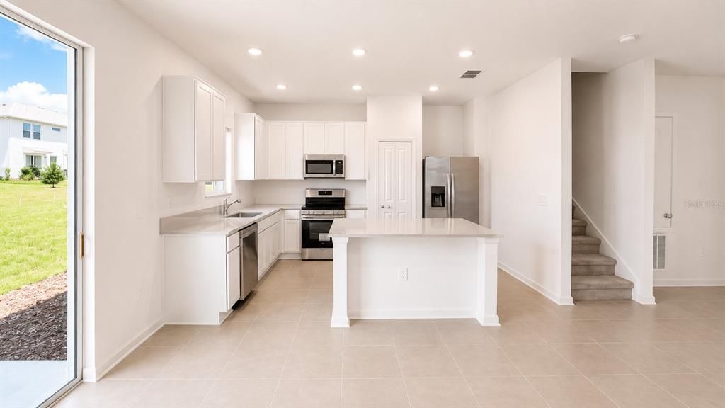For Rent: $2,500 (3 beds, 2 baths, 1873 Square Feet)