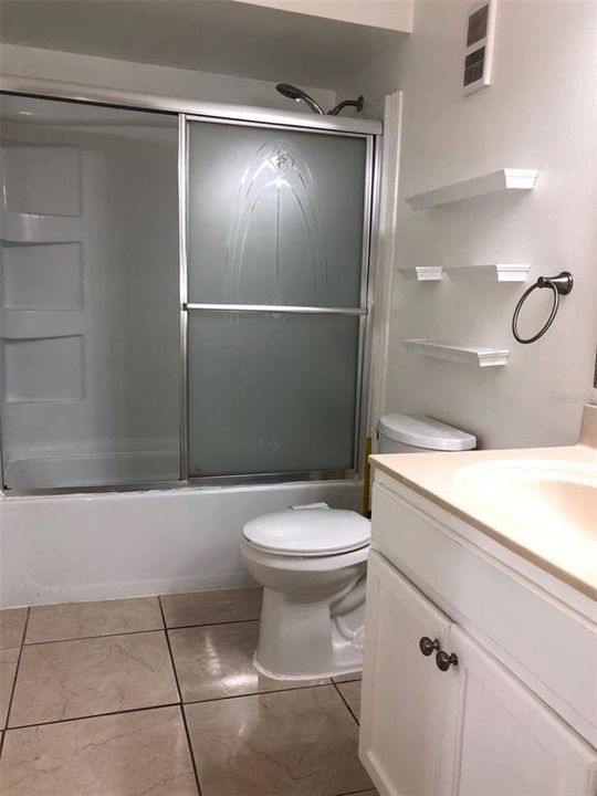 В аренду: $1,750 (2 спален, 1 ванн, 1204 Квадратных фут)