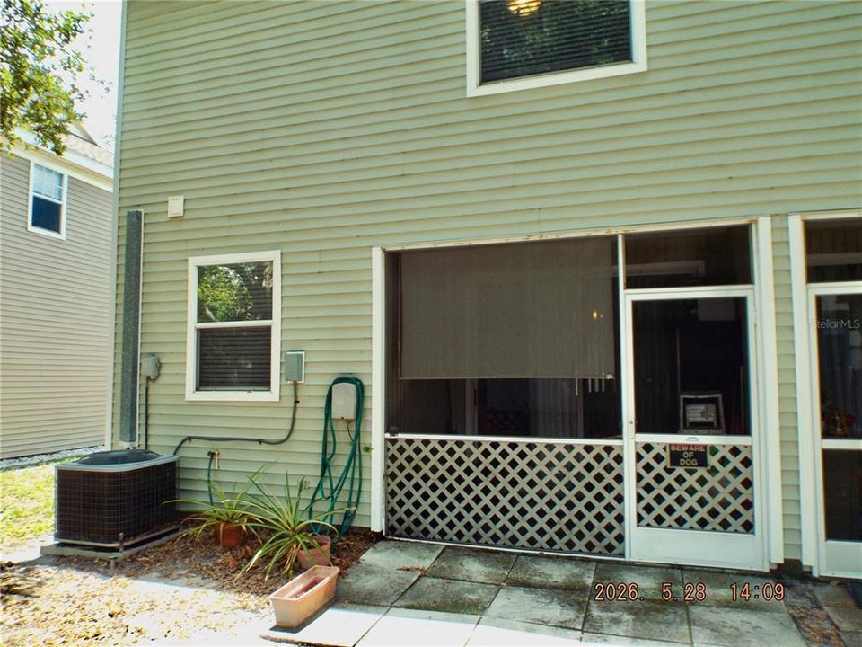 For Sale: $249,900 (2 beds, 1 baths, 1250 Square Feet)