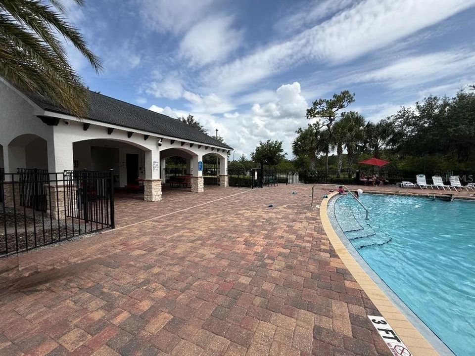 For Sale: $389,000 (3 beds, 2 baths, 1541 Square Feet)