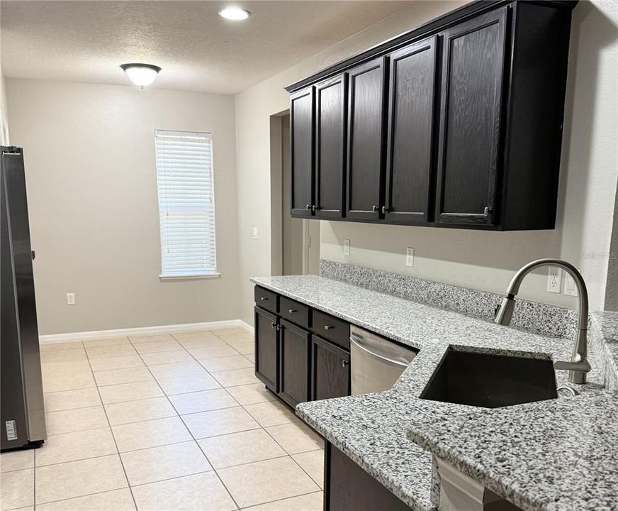 For Sale: $389,000 (3 beds, 2 baths, 1541 Square Feet)