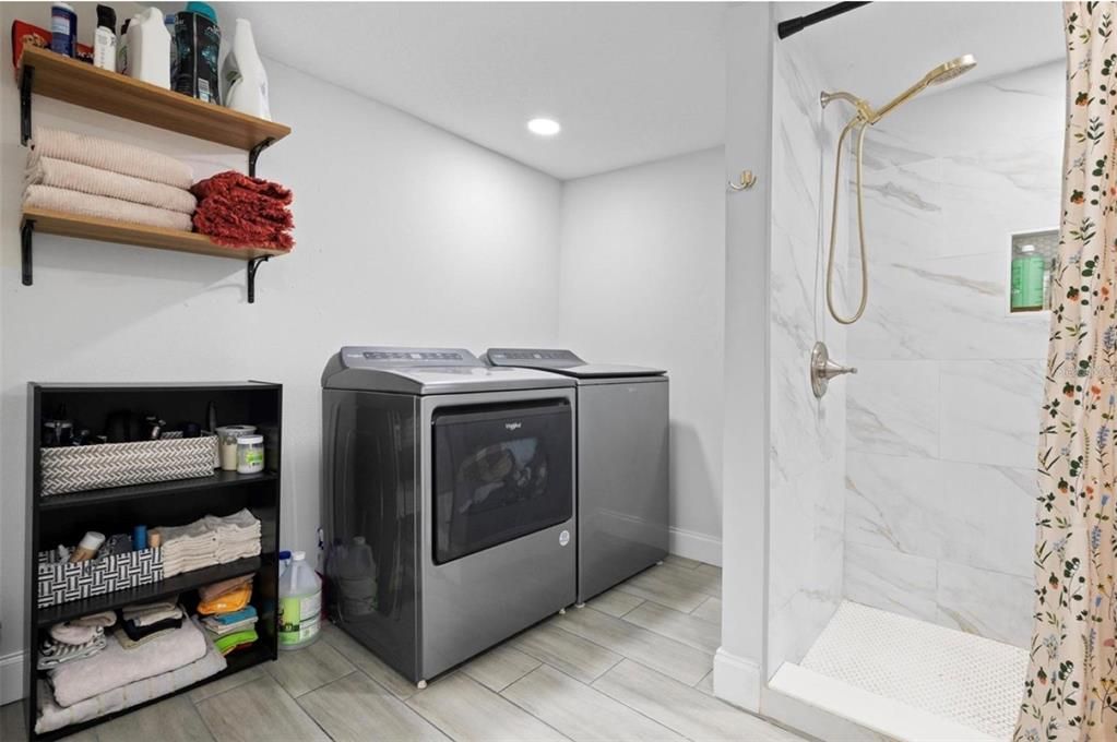 For Sale: $284,995 (2 beds, 1 baths, 1175 Square Feet)