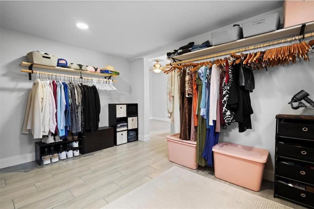 For Sale: $284,995 (2 beds, 1 baths, 1175 Square Feet)