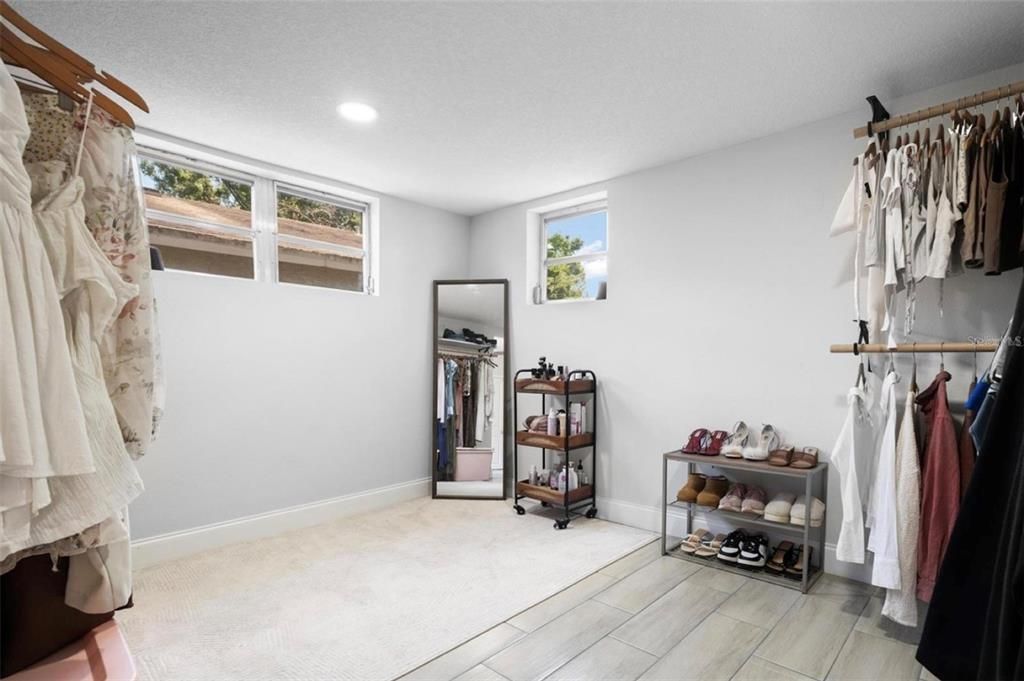 For Sale: $284,995 (2 beds, 1 baths, 1175 Square Feet)